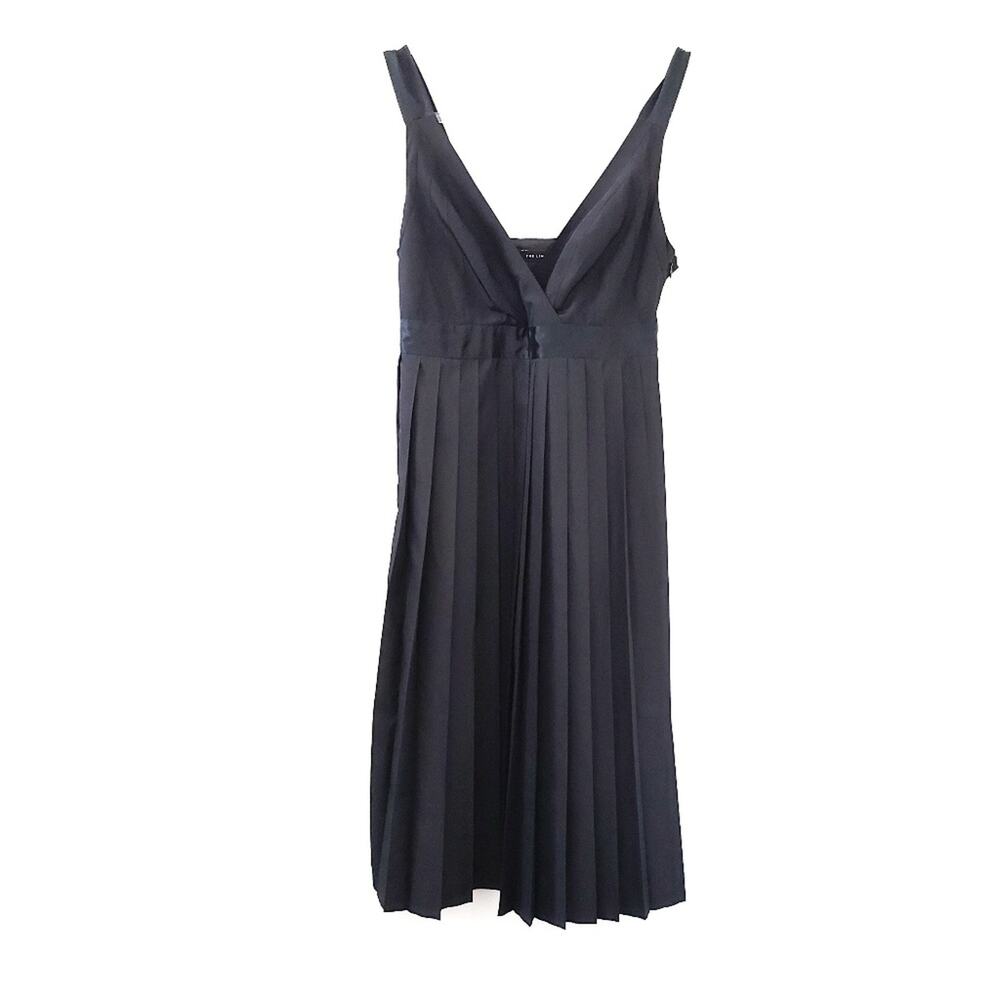 The Limited Black Sleeveless Dress Pleated Size 4 Holiday Party Dress LBD